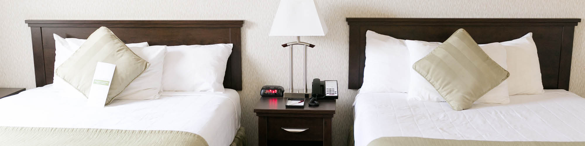 Winnipeg hotel guest room with double queen beds