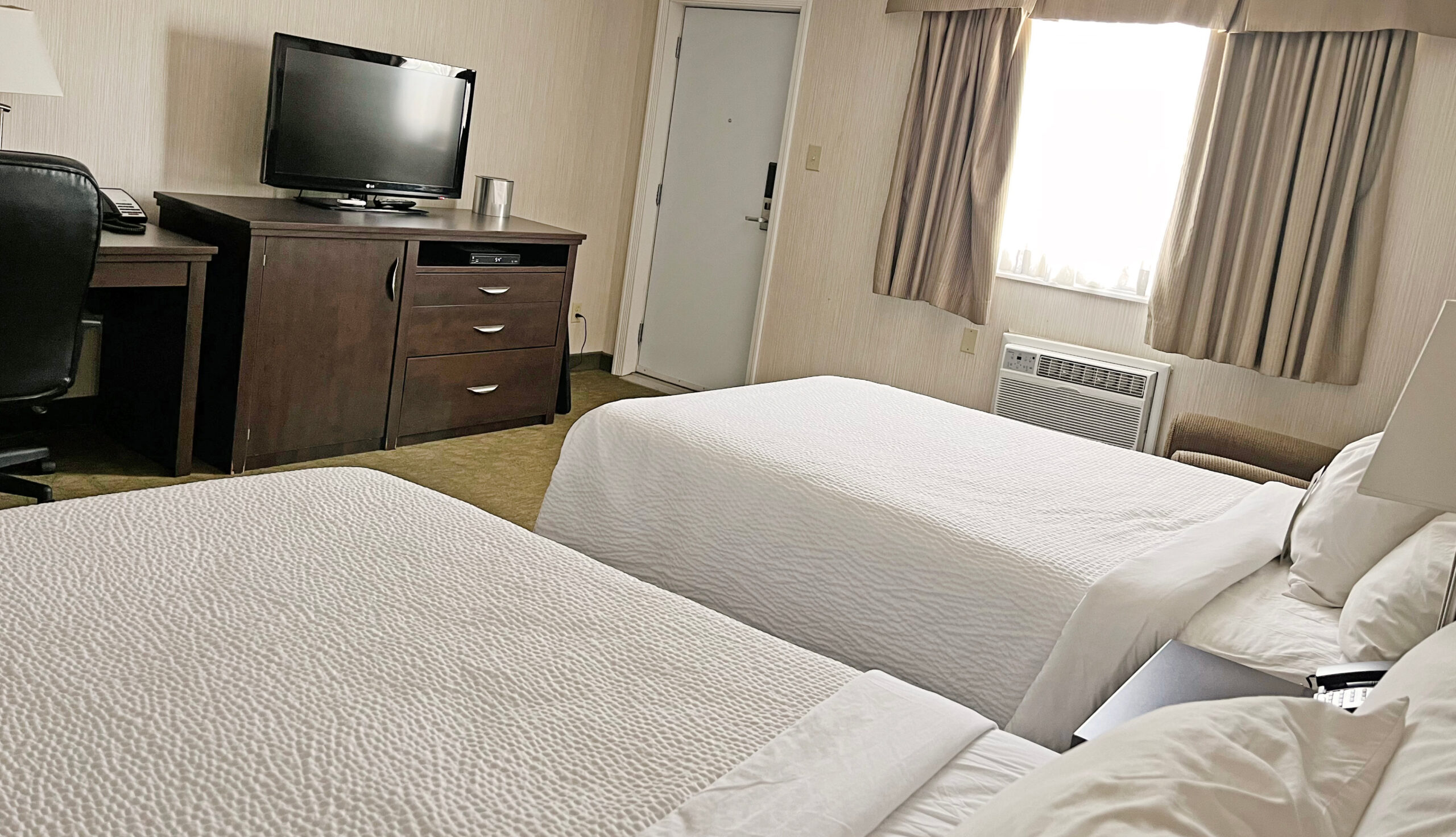Victoria Inn Winnipeg hotel guest room — pool-side